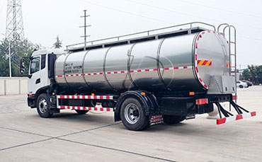 鮮奶運(yùn)輸車(chē)：現(xiàn)代社會(huì)牛奶保鮮運(yùn)輸先鋒