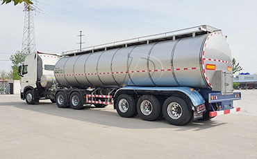 每日一杯鮮奶的背后：你不知道的鮮奶運輸車